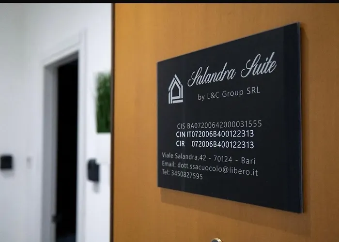 Pensiune Salandra Suite- Policlinico