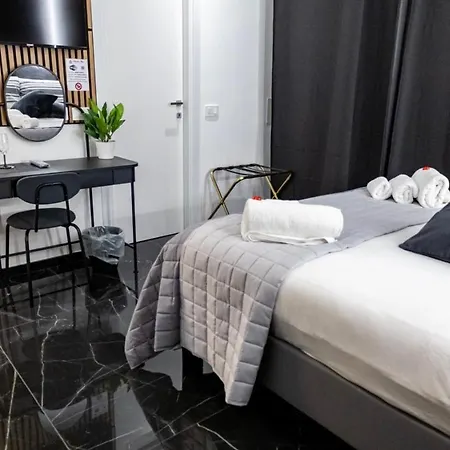 Salandra Suite- Policlinico 3* バーリ