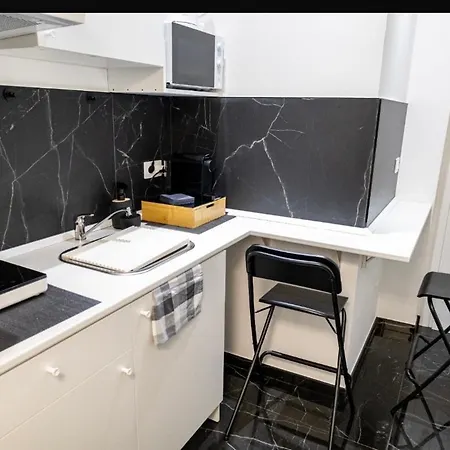 Salandra Suite- Policlinico 3*