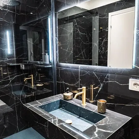 Salandra Suite- Policlinico 3* バーリ