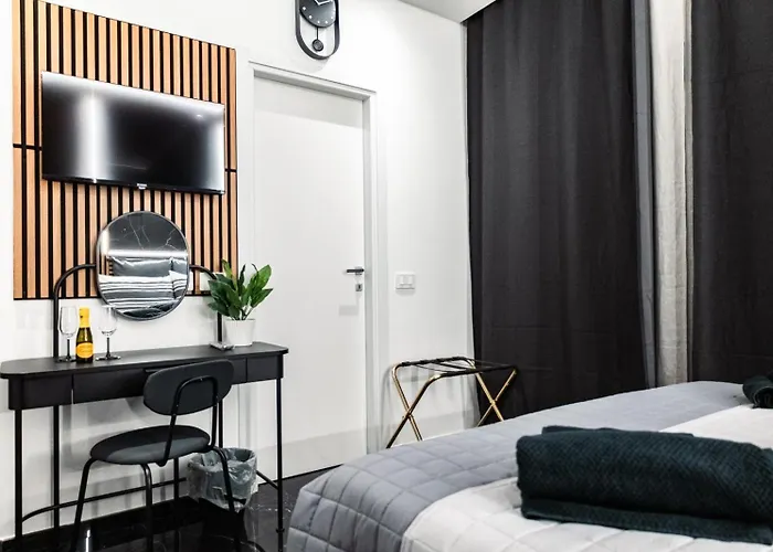 Salandra Suite- Policlinico ゲストハウス バーリ